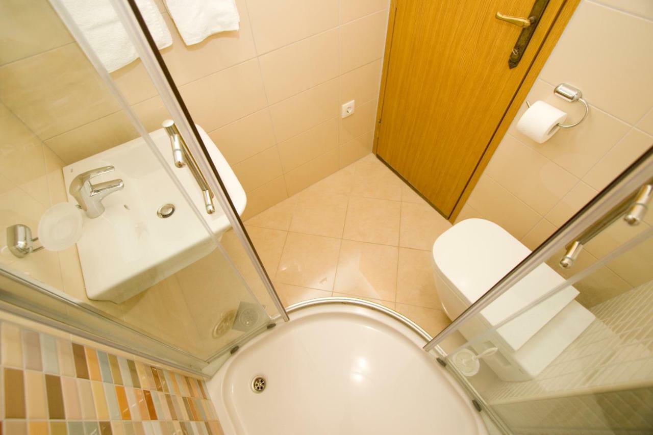 Apartmani Marija Cizmic Makarska Bagian luar foto
