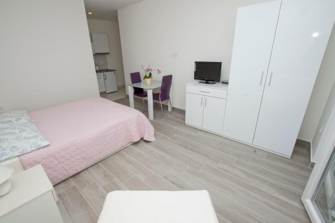 Apartmani Marija Cizmic Makarska Bagian luar foto